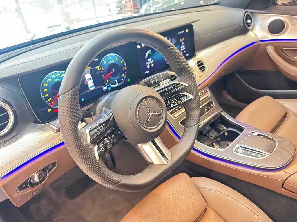 MERCEDES-BENZ E CLASS