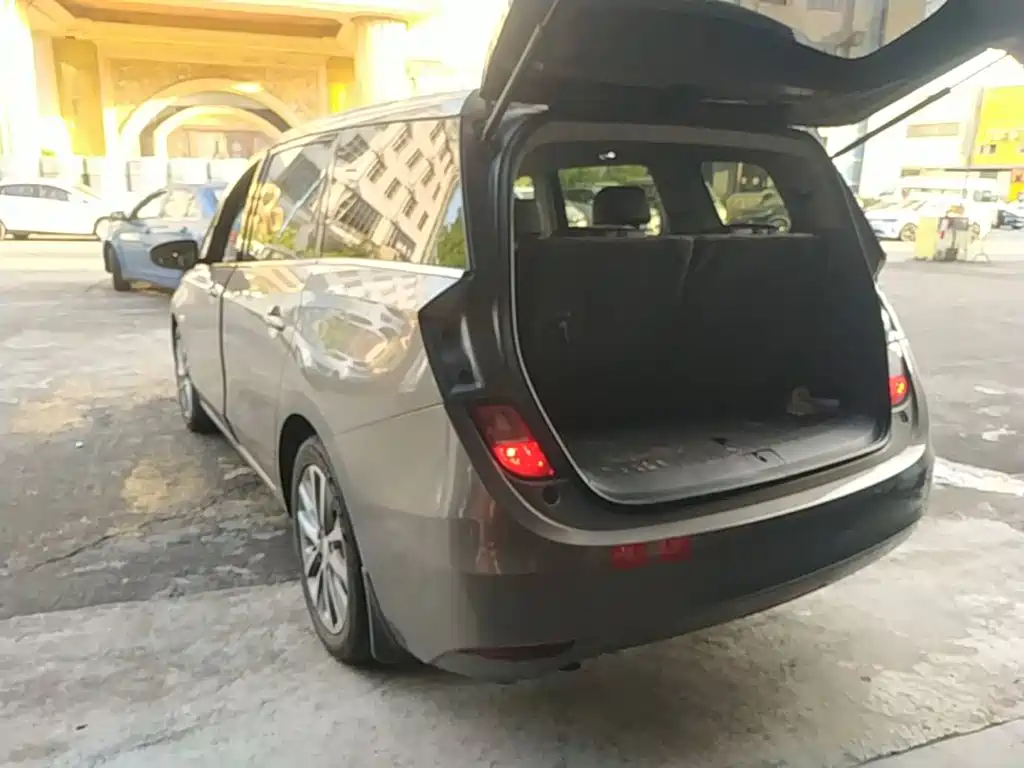 Buick GL6 — миниатюра 5