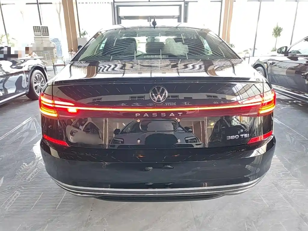 Volkswagen Passat 2026 380TSI