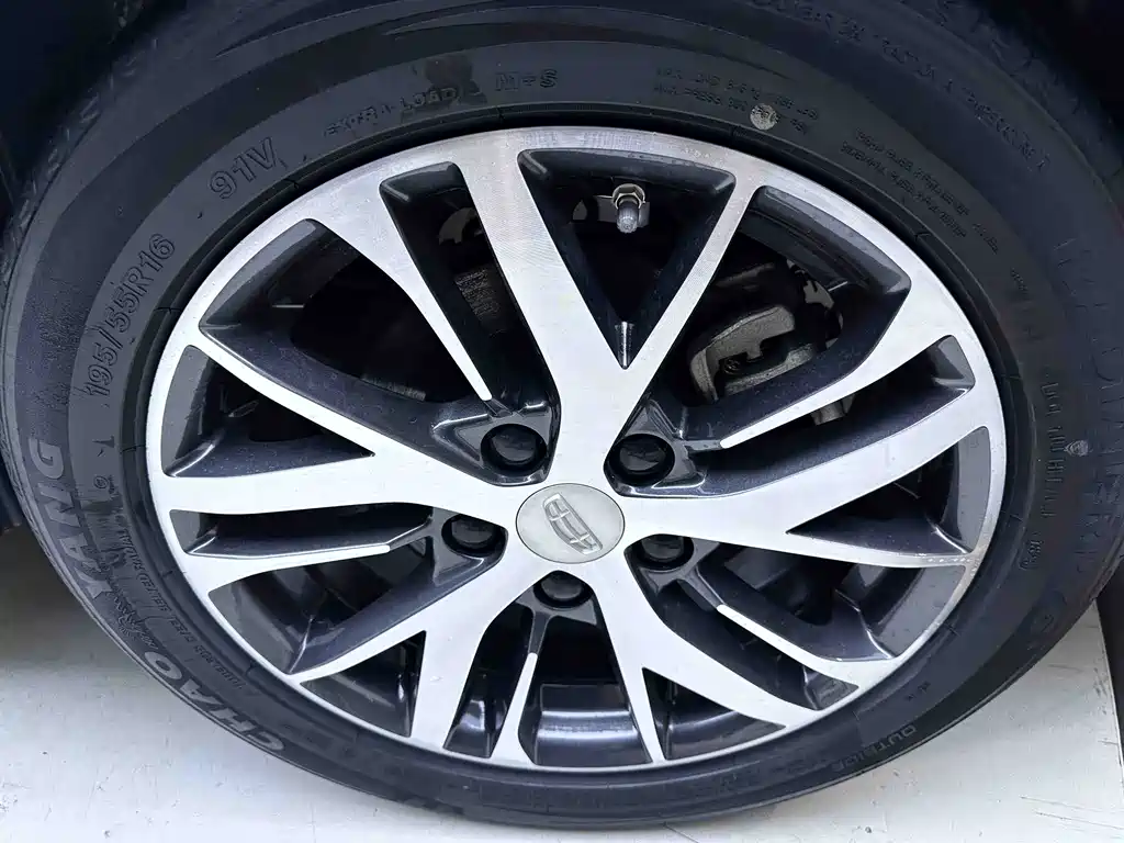 Geely Emgrand — миниатюра 12