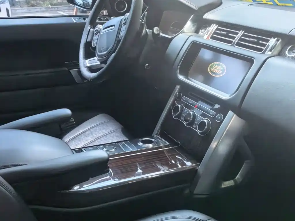 Land Rover Range Rover — миниатюра 13