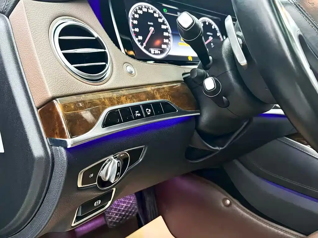 Mercedes-Benz S-Class — миниатюра 12