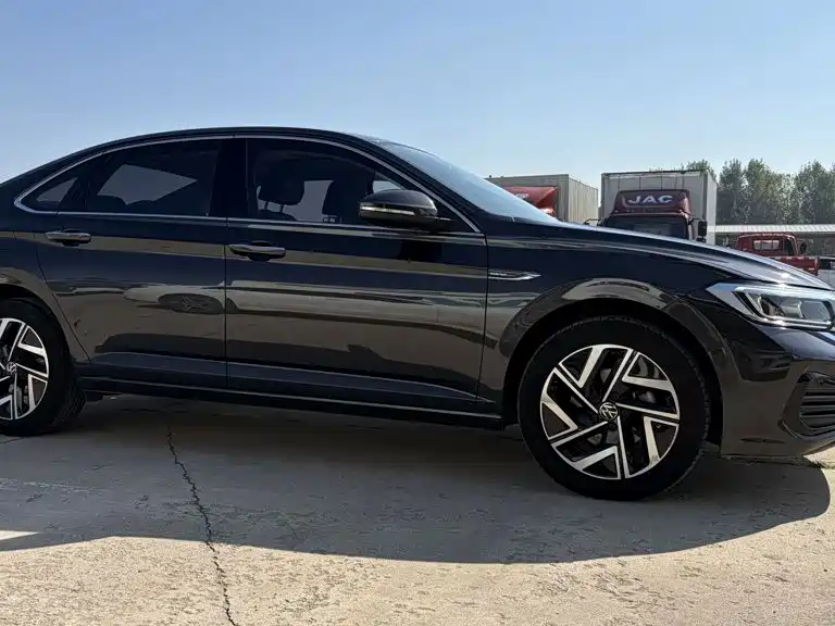 Volkswagen Sagitar — миниатюра 2