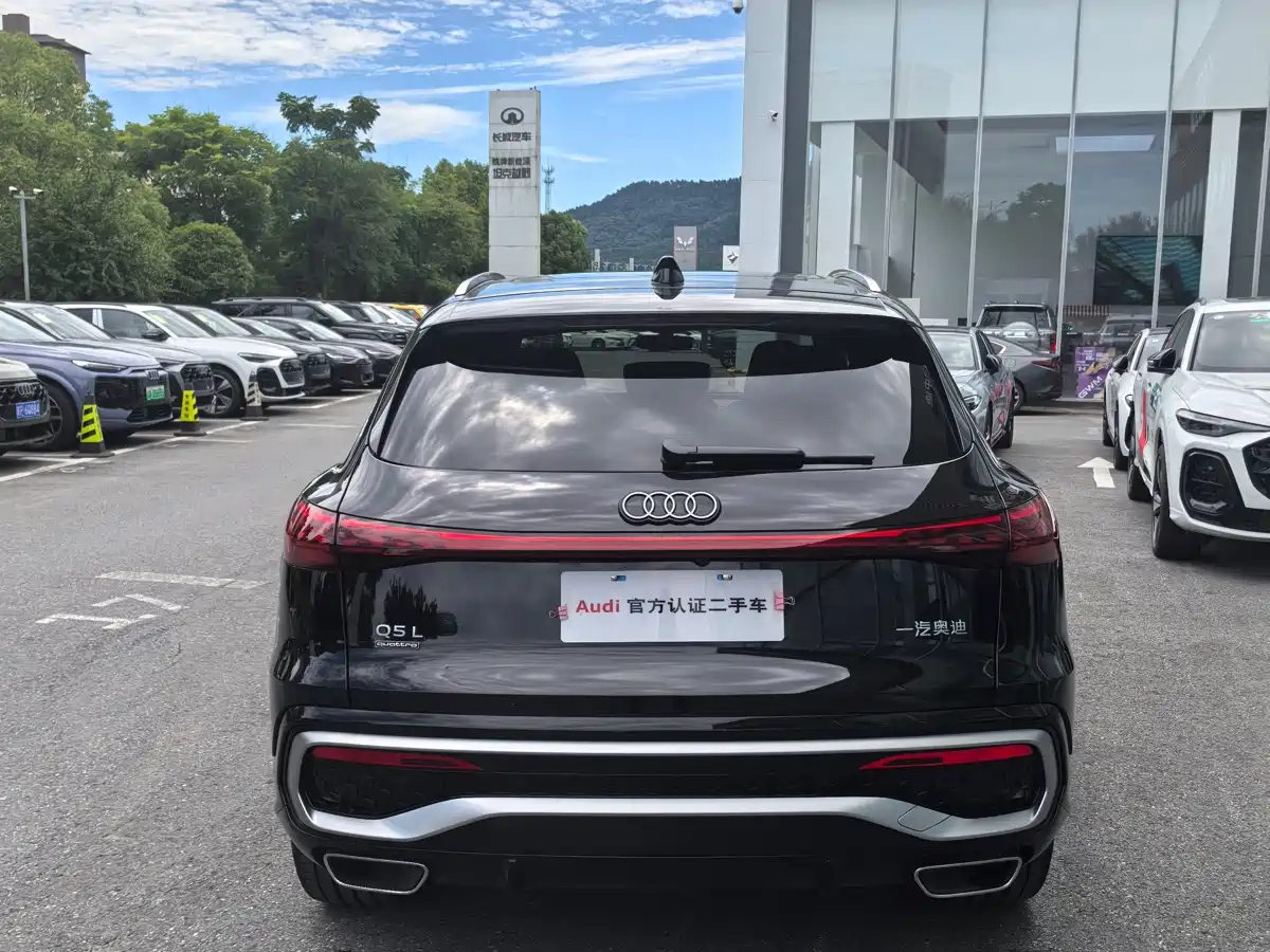 Audi Q5L 2026 Черный из Китая, фото 2