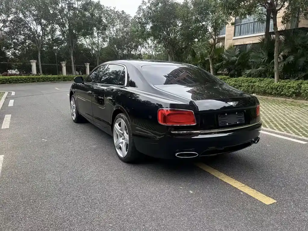 Bentley Flying Spur — миниатюра 2