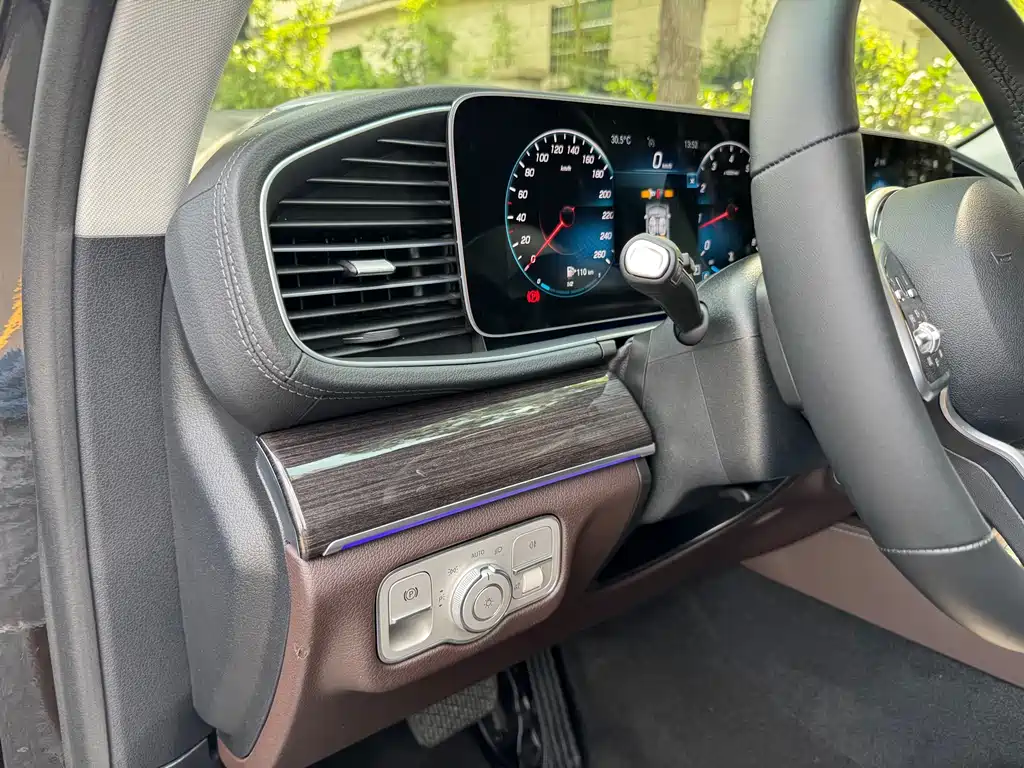 Mercedes-Benz GLE (Import) — миниатюра 9