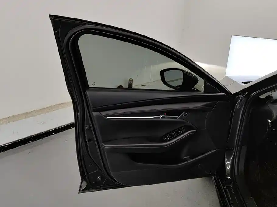 Mazda 3 Axela — миниатюра 7