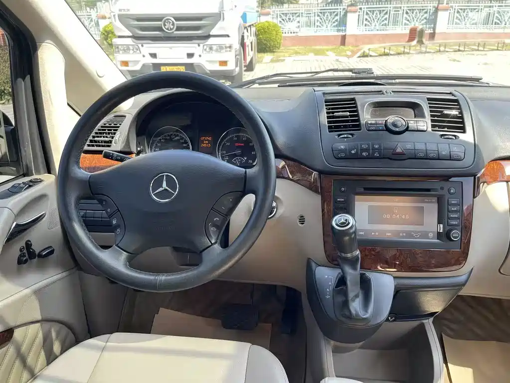 Mercedes-Benz Viano — миниатюра 21