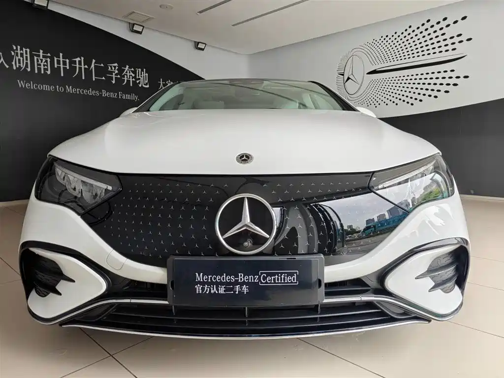 Mercedes-Benz EQE 2025 500 4MATIC Luxury