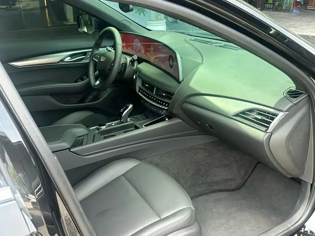 Cadillac CT5 — миниатюра 6