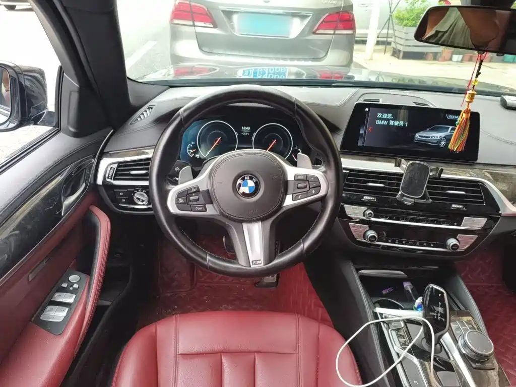 BMW 5 Series — миниатюра 3