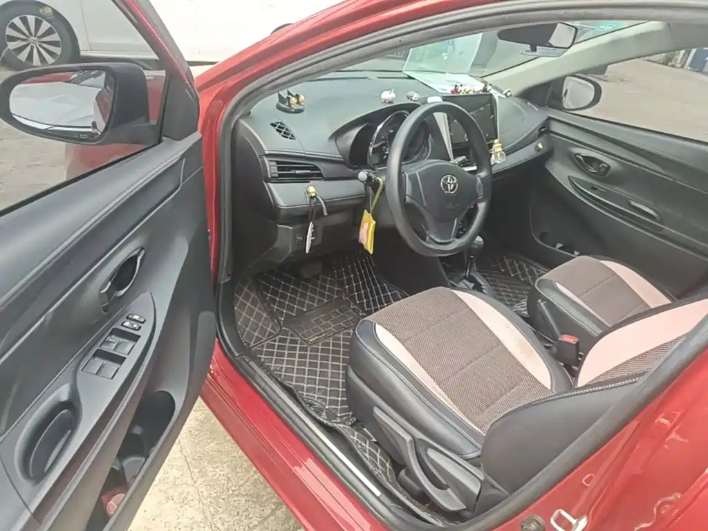 Toyota Yaris L — миниатюра 16