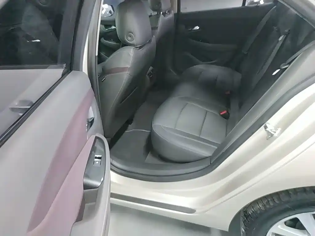 Chevrolet Malibu — миниатюра 17