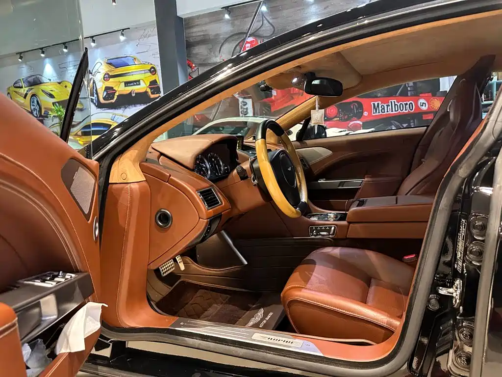 Aston Martin Rapide — миниатюра 9