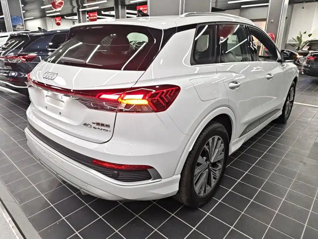 Audi Q4 e-tron — миниатюра 7