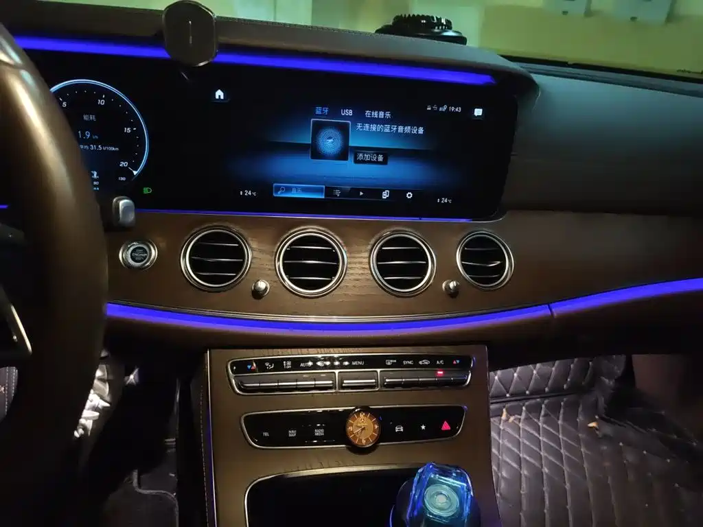 Mercedes-Benz E-Class — миниатюра 10