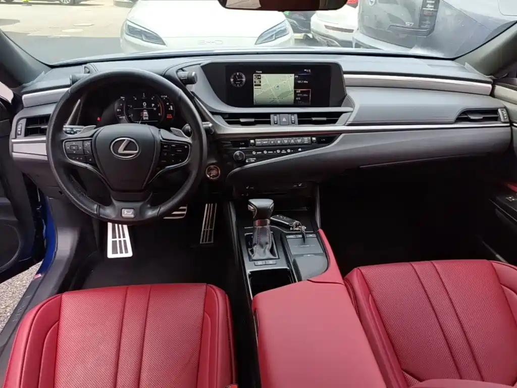 Lexus ES — миниатюра 10