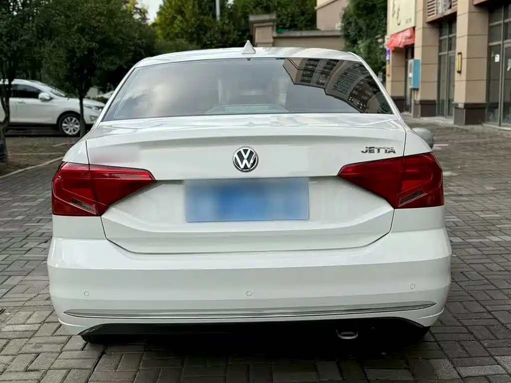 Volkswagen Jetta — миниатюра 9