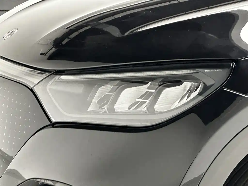 Mercedes-Benz EQE SUV — миниатюра 18