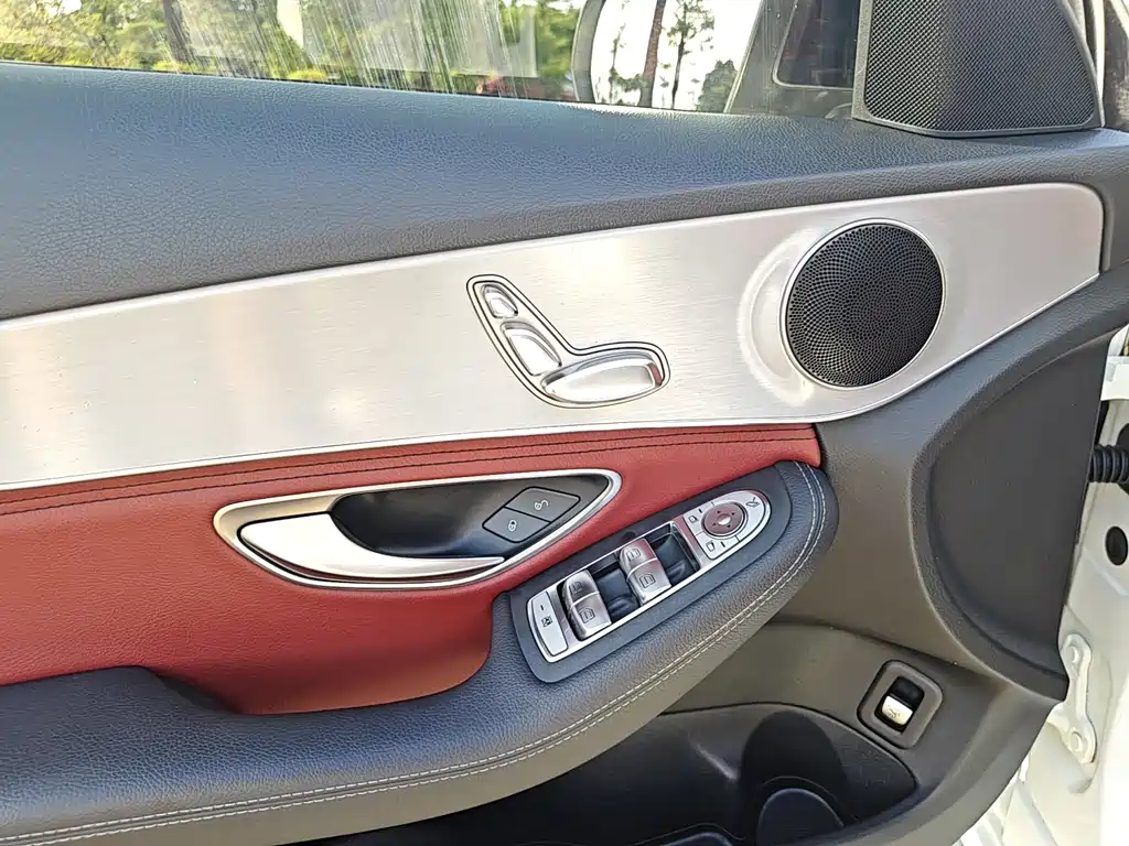 Mercedes-Benz C-Class — миниатюра 7