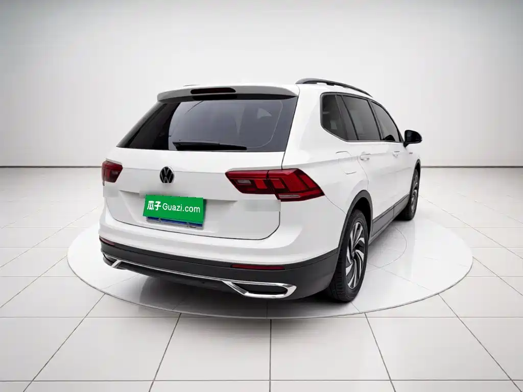 Volkswagen Tiguan L — миниатюра 4