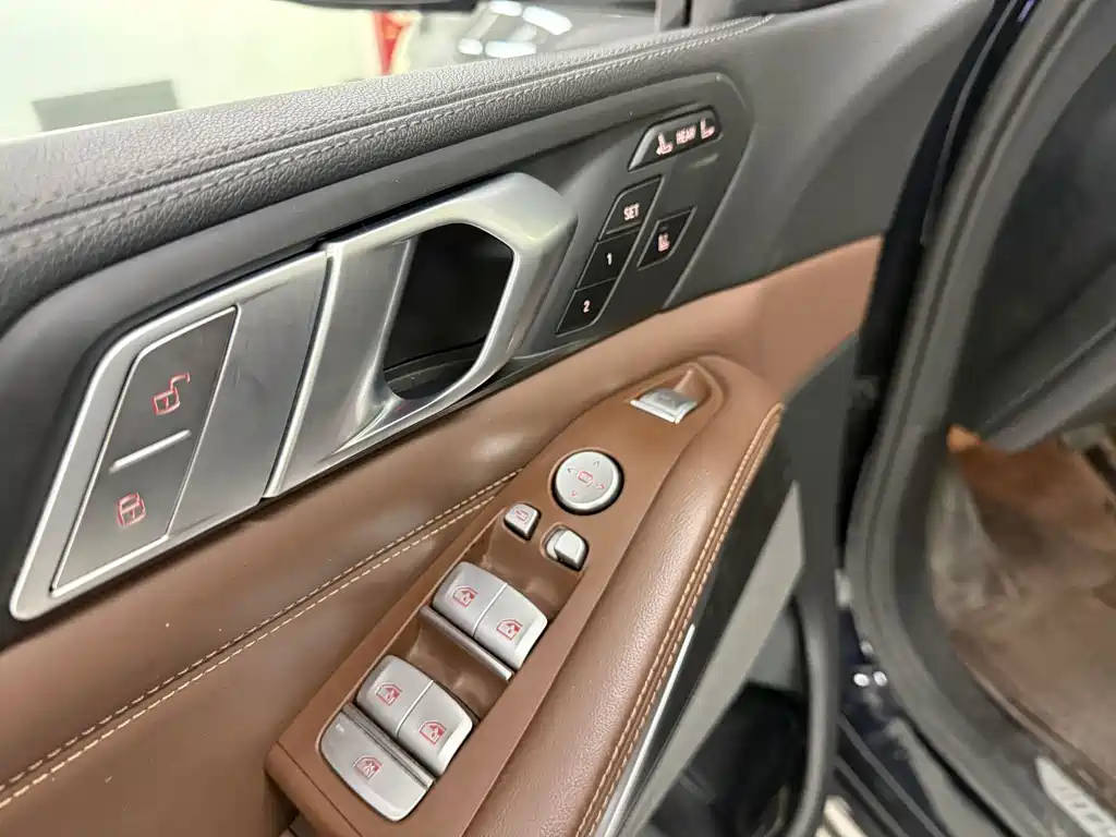 BMW X7 — миниатюра 10