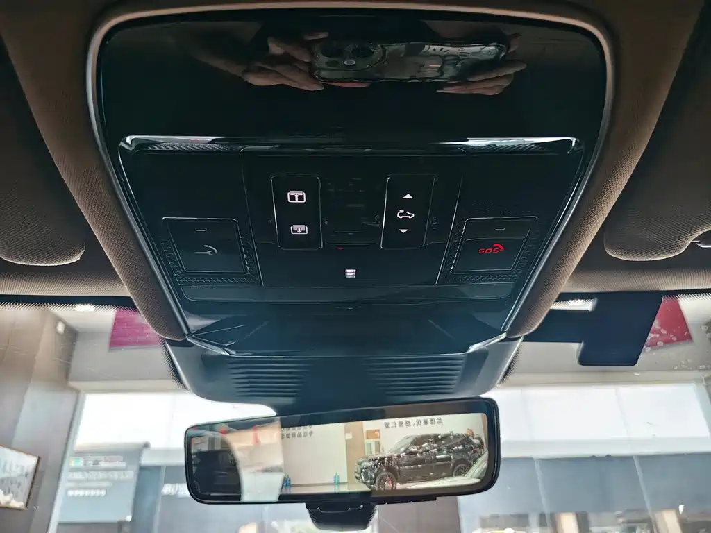Land Rover Sport — миниатюра 12