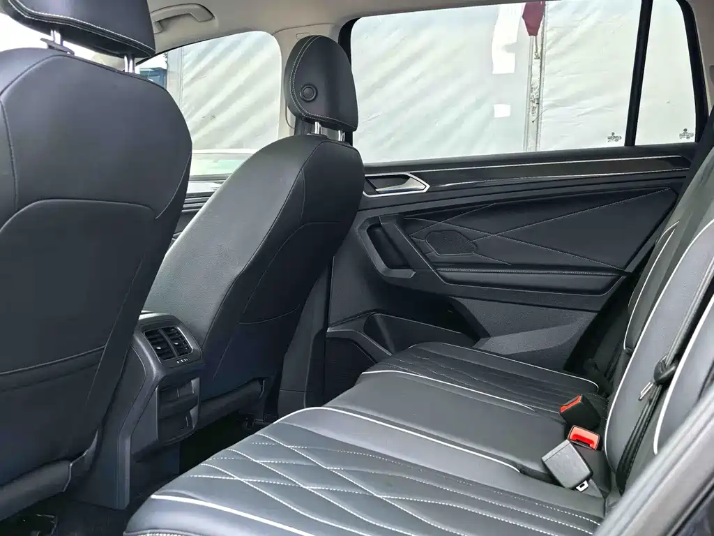 Volkswagen Tiguan L — миниатюра 4