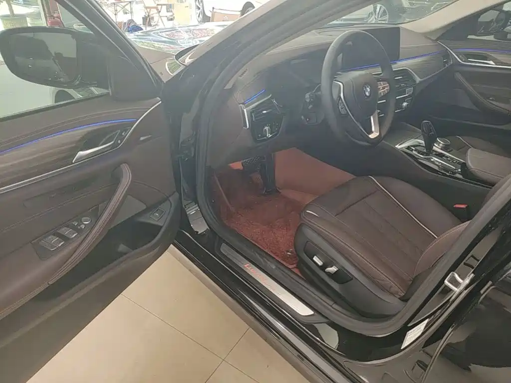 BMW 5 Series — миниатюра 16