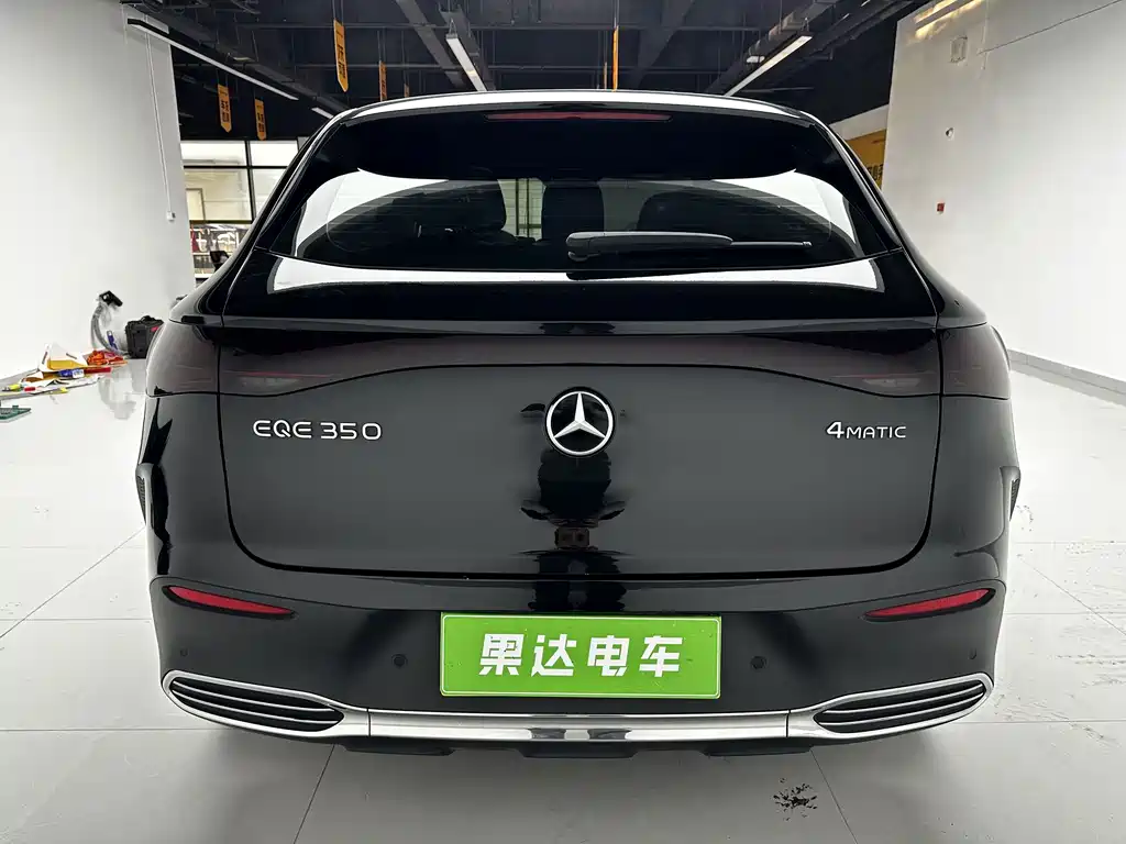 Mercedes-Benz EQE SUV — миниатюра 8