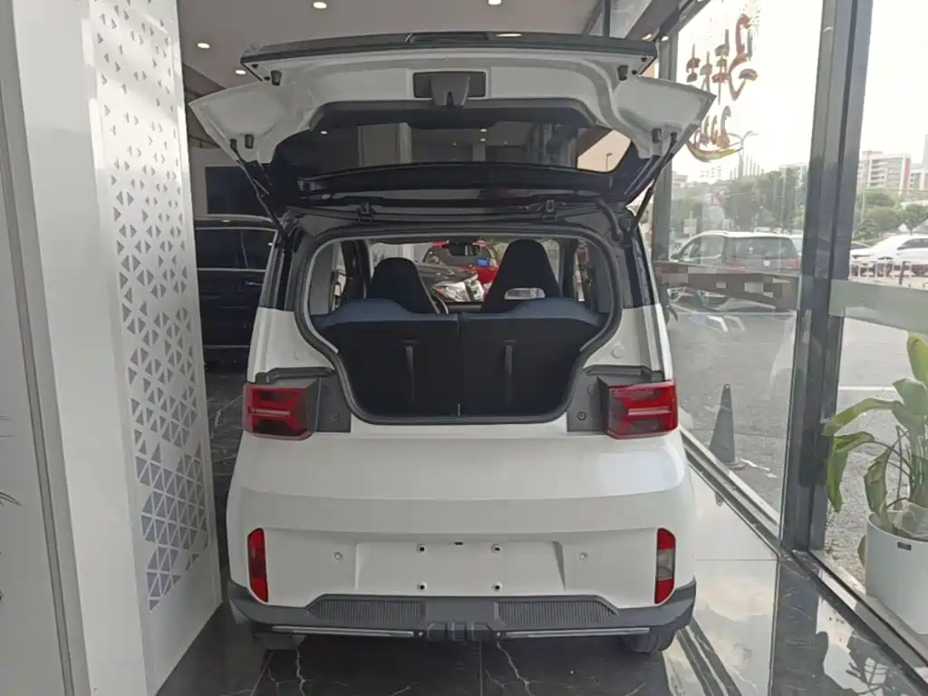 Wuling MINIEV — миниатюра 19