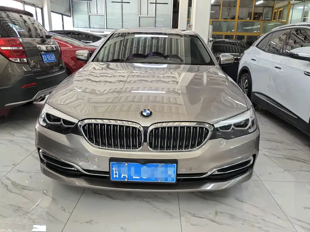 BMW 5 Series — миниатюра 2