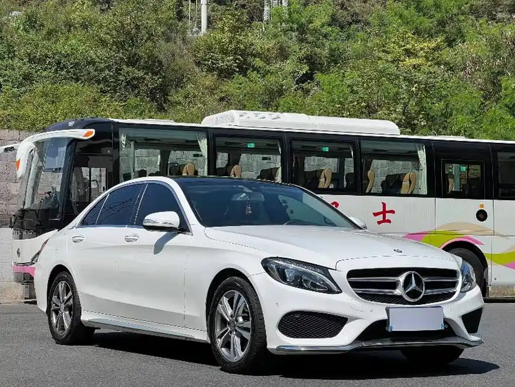 Mercedes-Benz C-Class — миниатюра 3