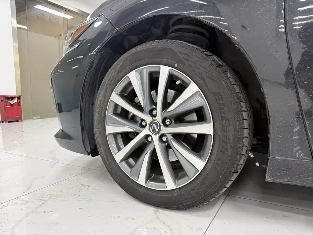 Lexus ES — миниатюра 7