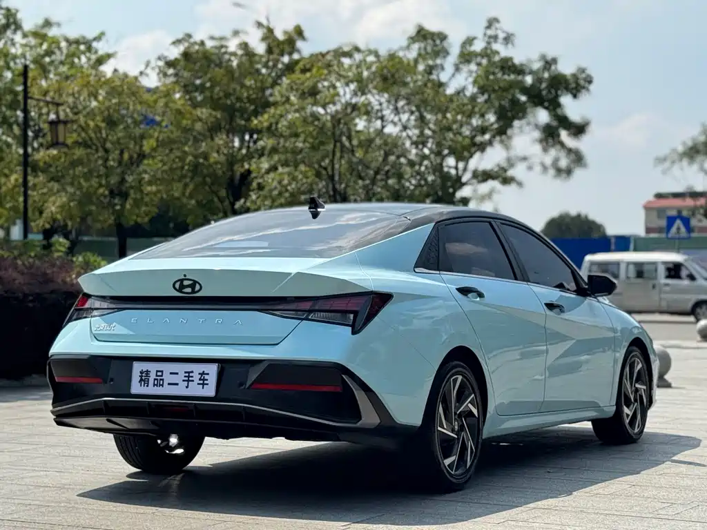 Hyundai Elantra — миниатюра 8