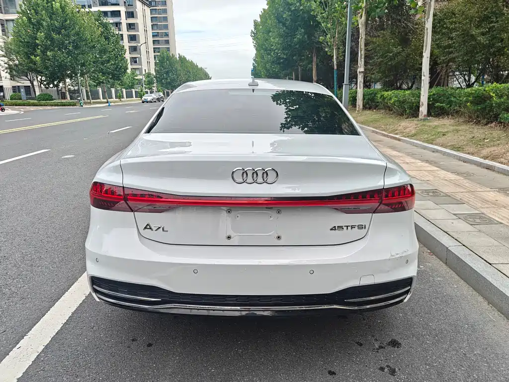 Audi A7L — миниатюра 6