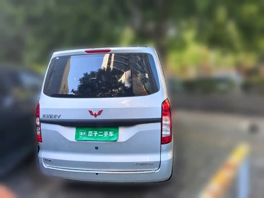 Wuling Hongguang V — миниатюра 4