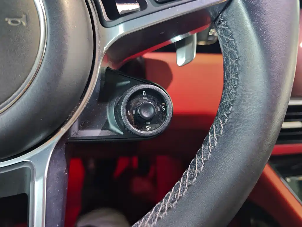 Porsche Cayenne — миниатюра 14