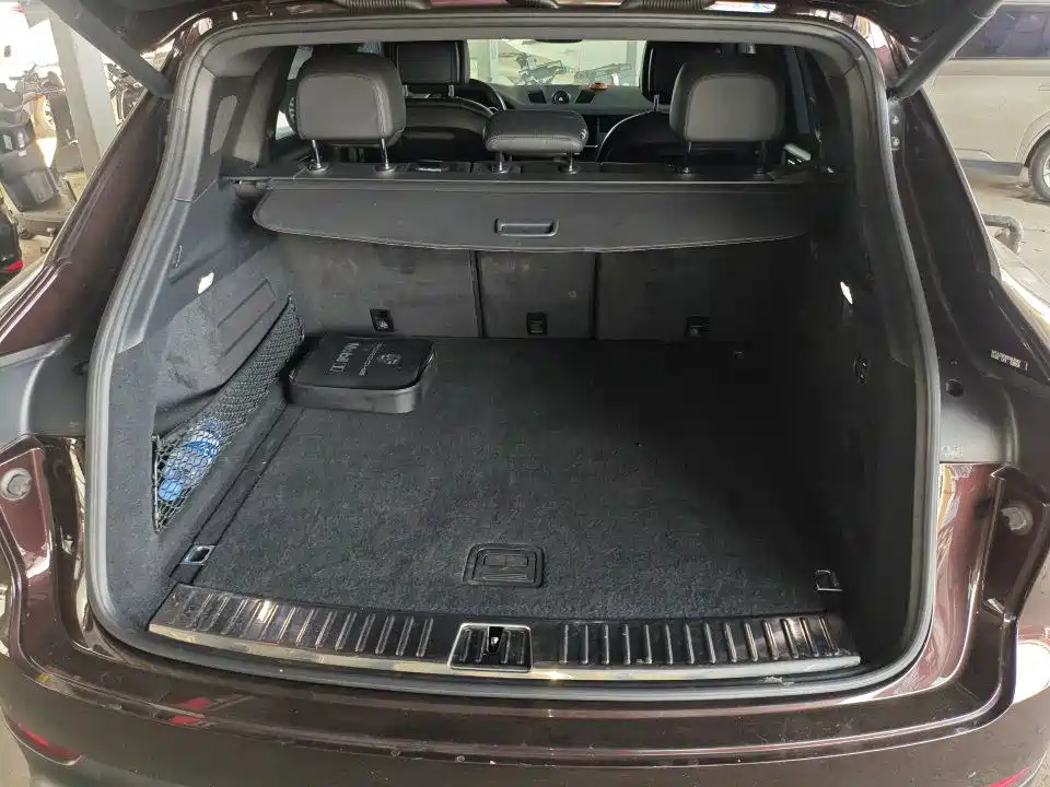 Porsche Cayenne Hybrid — миниатюра 7