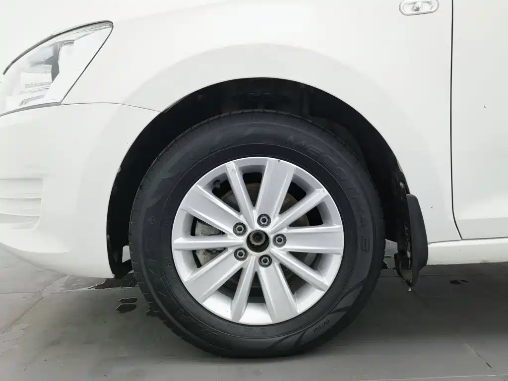 Volkswagen Santana — миниатюра 17