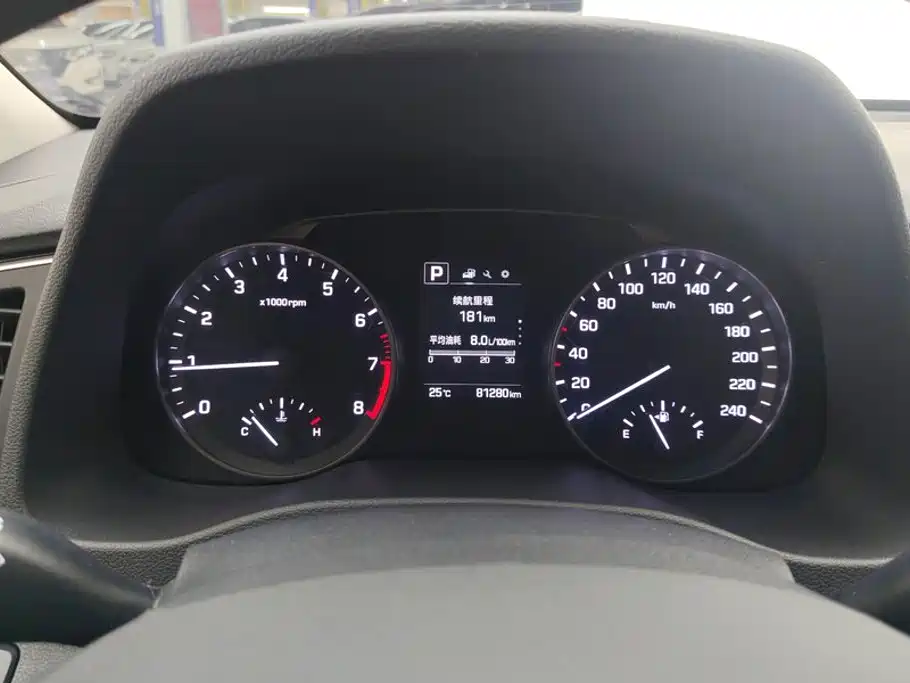 Hyundai Elantra — миниатюра 14