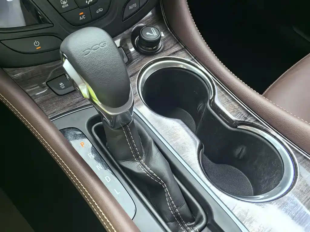 Buick Envision Plus — миниатюра 11