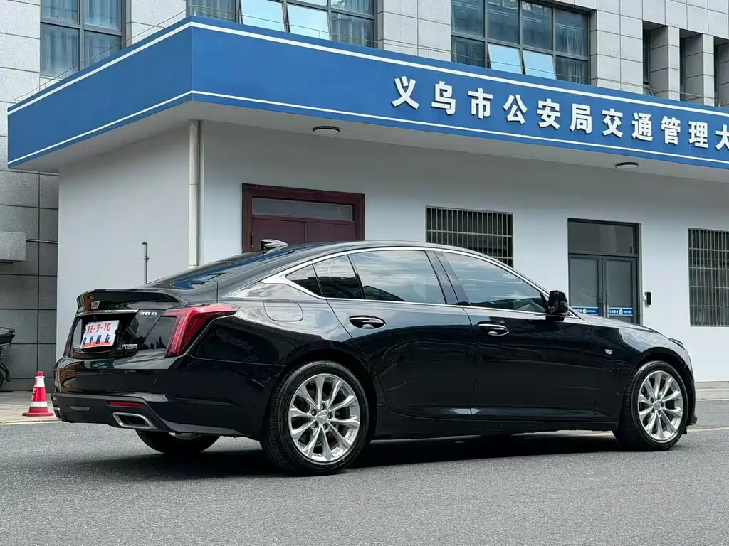 Cadillac CT5 — миниатюра 9