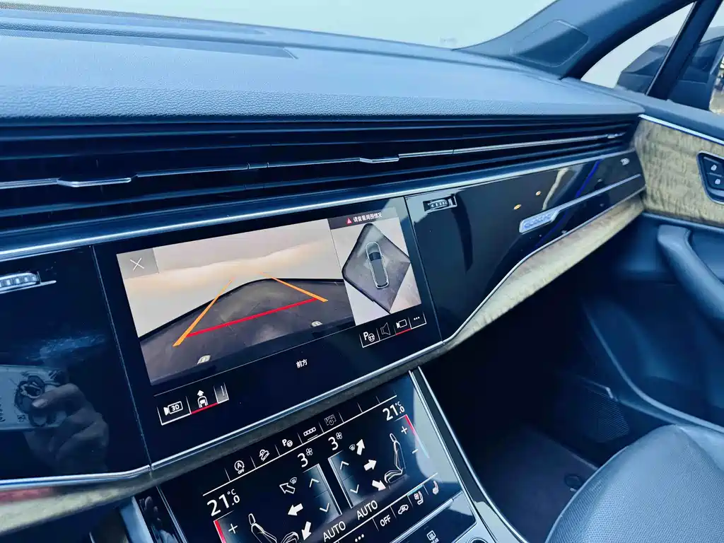 Audi Q7 — миниатюра 13