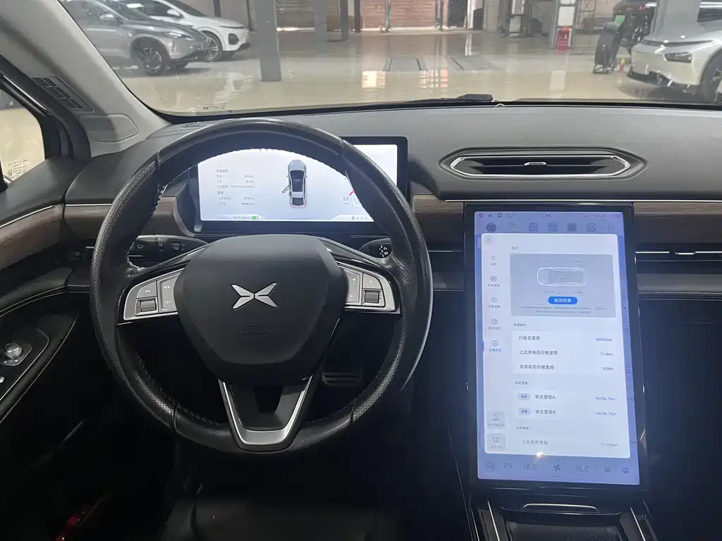 XPeng P5 — миниатюра 10