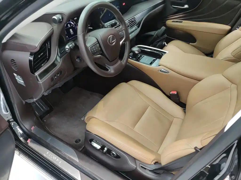 Lexus LS — миниатюра 15
