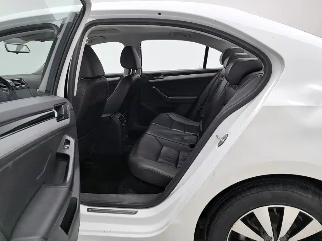 Volkswagen Sagitar — миниатюра 15
