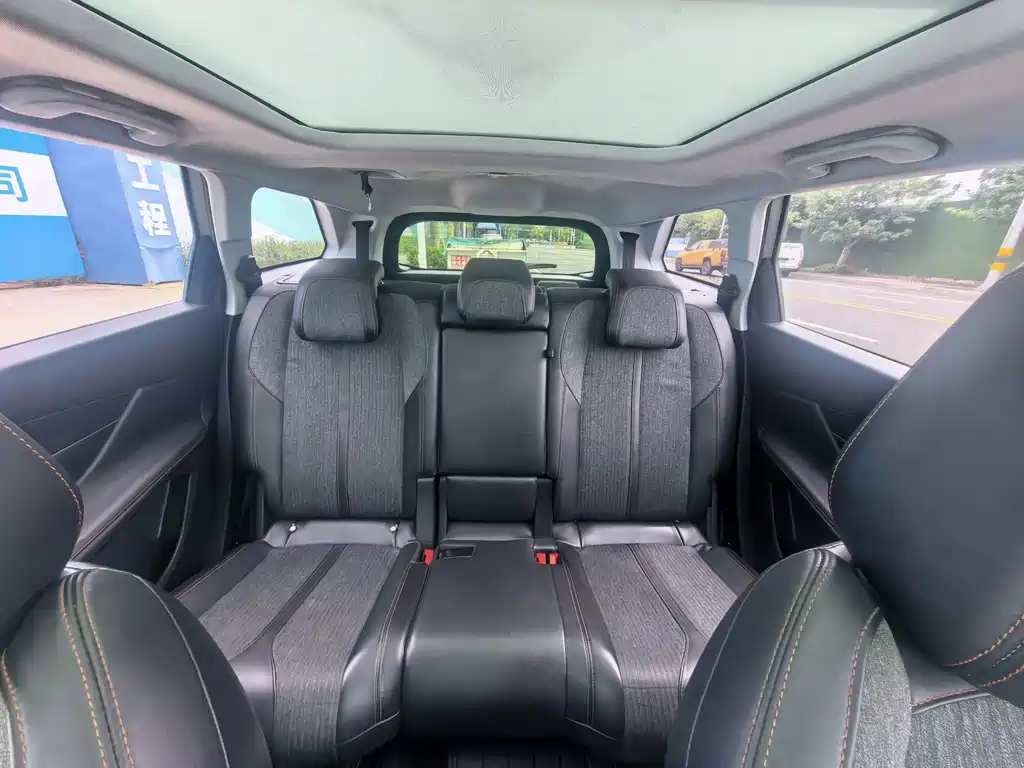 Peugeot 5008 — миниатюра 10