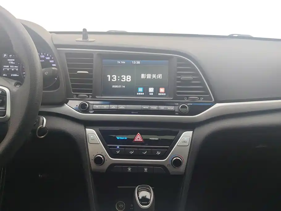 Hyundai Elantra — миниатюра 13