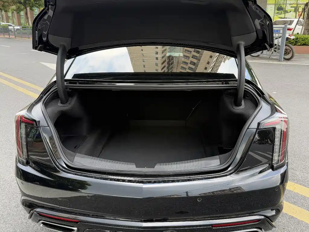 Cadillac CT5 — миниатюра 9